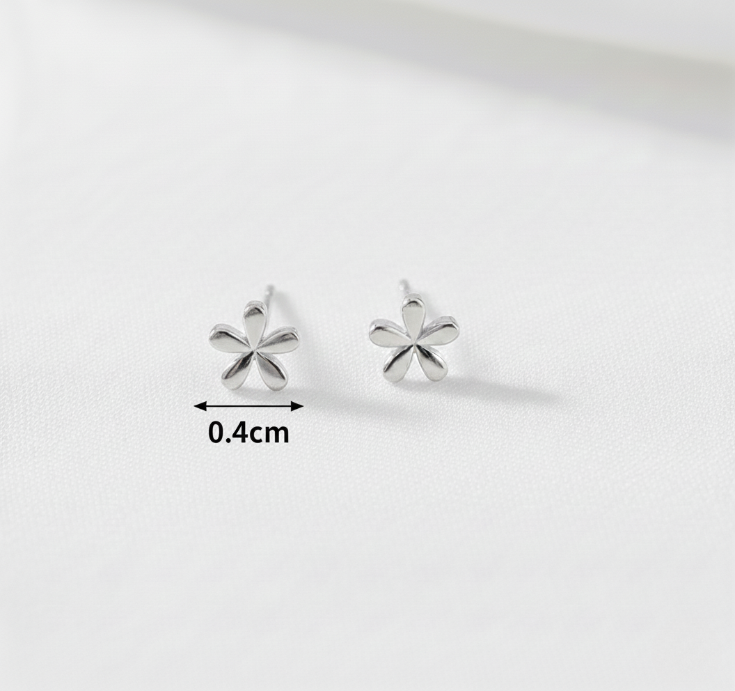 Aurelis Zarte Blumenohrstecker Blümchen Motiv in Goldfarbe 0,4cm für Damen