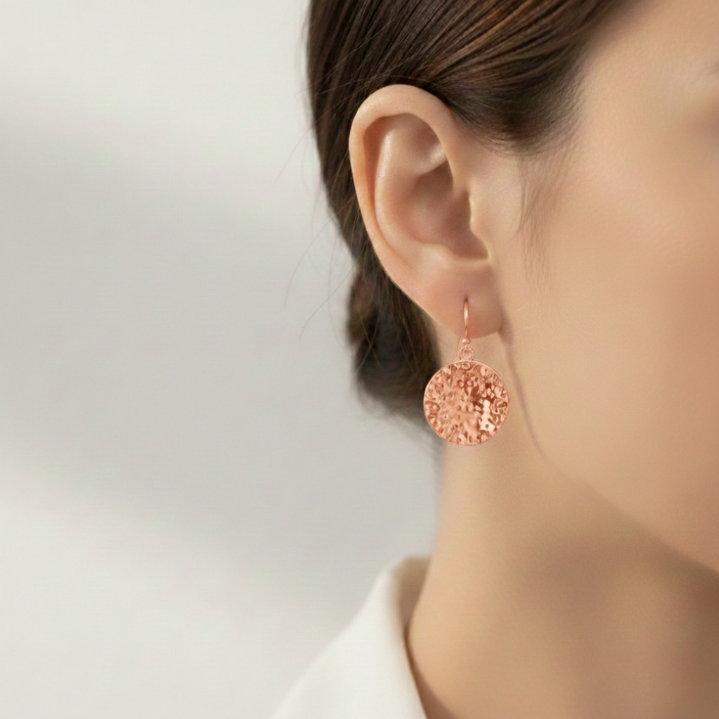 Aurelis Plättchen Ohrringe Hammerschlag – Runde Coin Ohrhänger – Goldfarbe