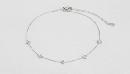 Aurelis Damen Halskette Kleeblatt Goldfarbe Filigran mit Zirkonia-Kristall-Besatz