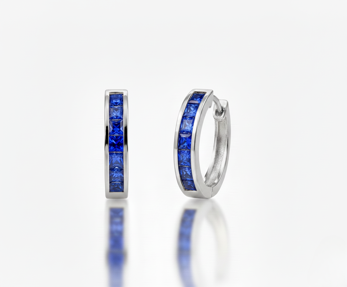 Aurelis Damen Huggie Creolen Goldfarbe Eternity Zirkonia Eckig Kanalbesatz