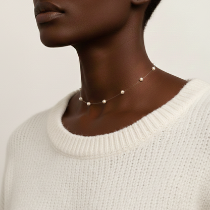 Aurelis Damen Halskette Unsichtbares Band Perlen-Optik Floating Pearl Weiß Choker