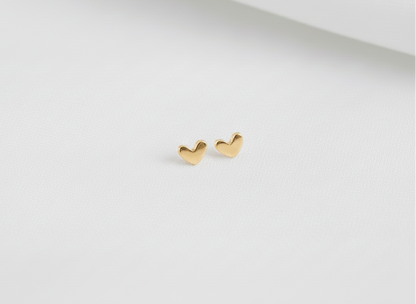 Aurelis Damen Herz Ohrstecker Goldfarbe Minimalistische Ohrringe Klein & Dezent