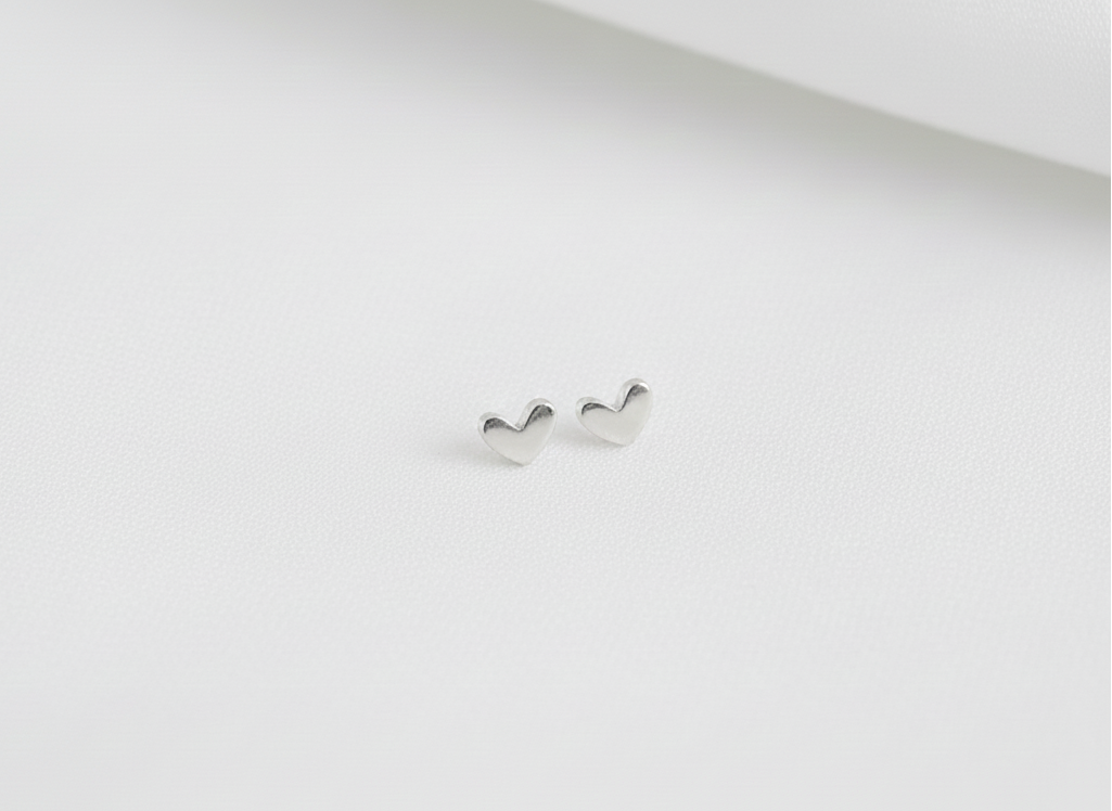 Aurelis Damen Herz Ohrstecker Goldfarbe Minimalistische Ohrringe Klein & Dezent