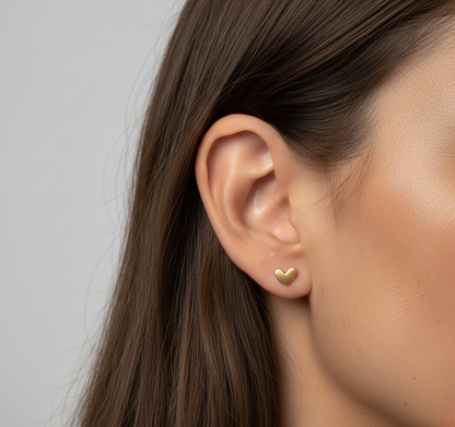 Aurelis Damen Herz Ohrstecker Goldfarbe Minimalistische Ohrringe Klein & Dezent