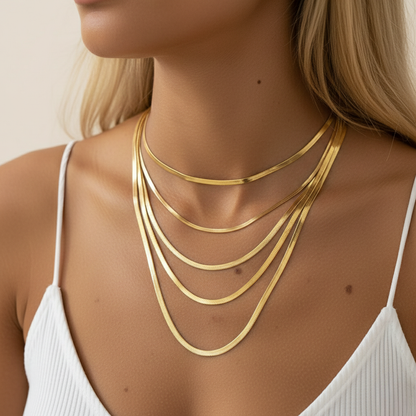 Aurelis Damen Halskette flache Schlangenkette Goldfarbe Herringbone Snake Chain variabel