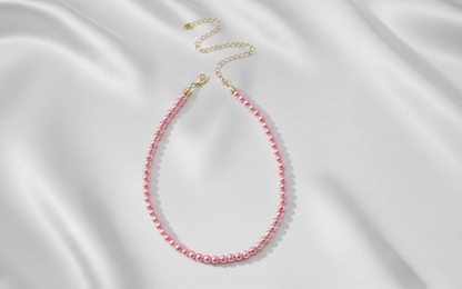 Aurelis Klassische Perlen Choker Halskette Weiß Goldfarbe Damen Acrylperlen Kette Verstellbar