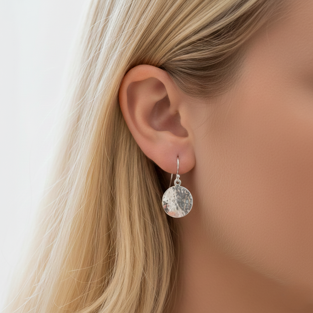 Aurelis Plättchen Ohrringe Hammerschlag – Runde Coin Ohrhänger – Goldfarbe